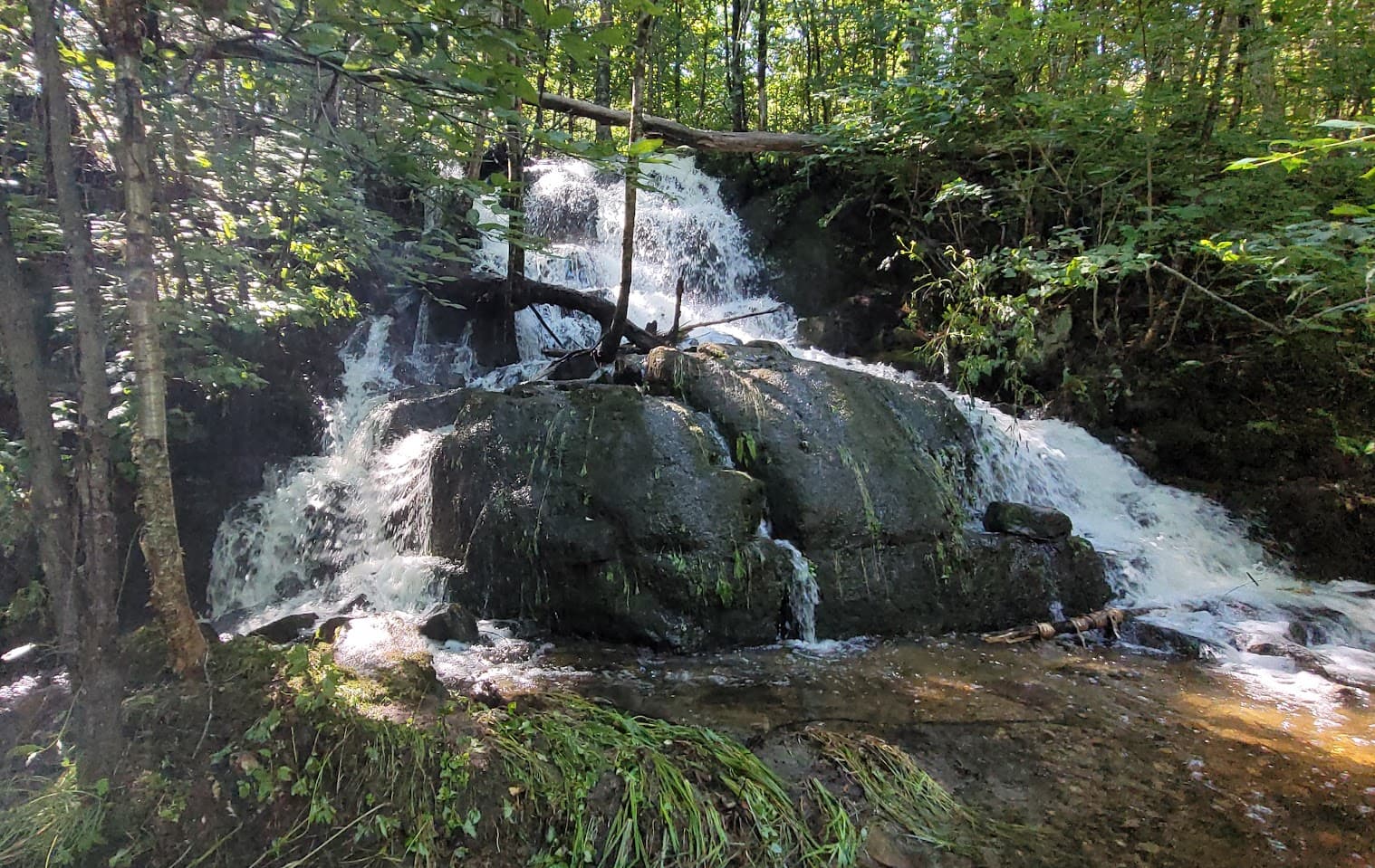 Waterfall between lots 6 and 7